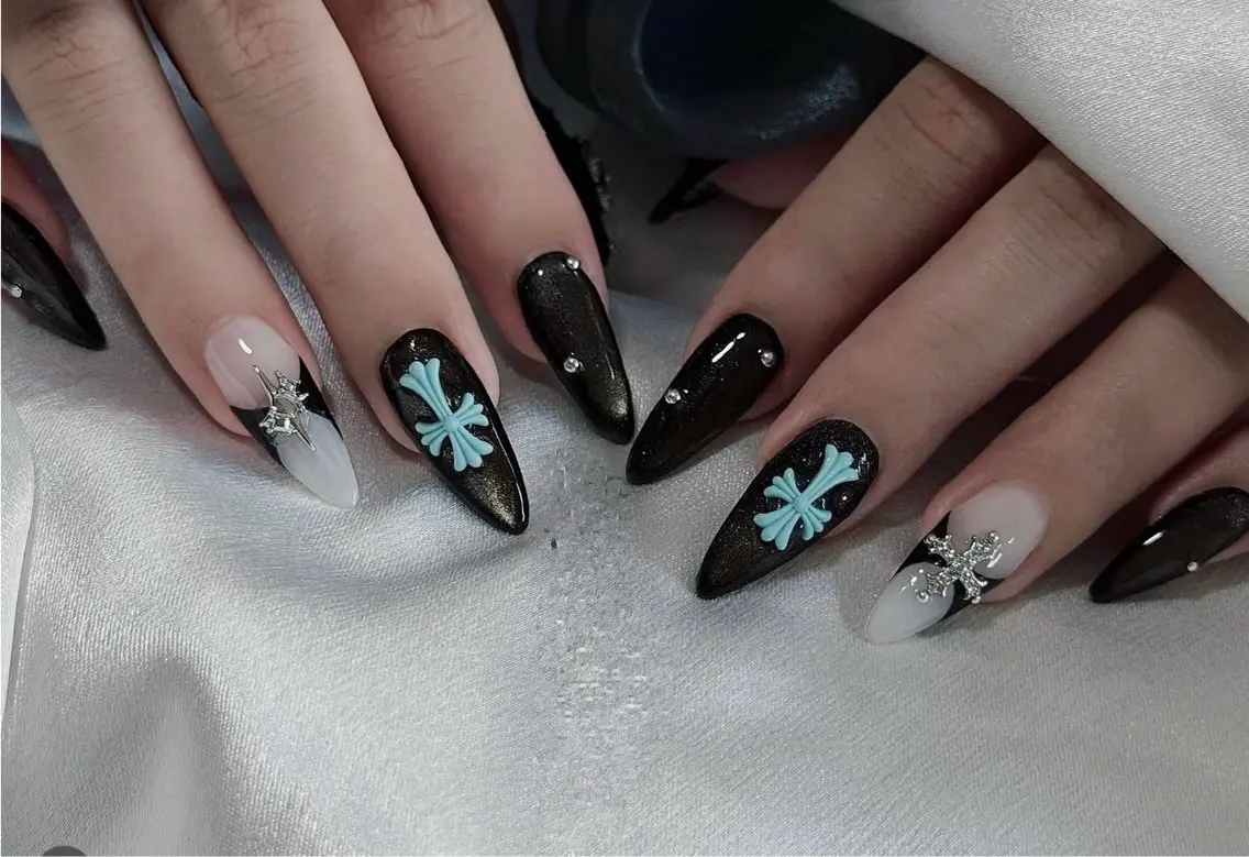 ネイル アートネイル ボルドー フレンチネイル ジェルネイル 氷ネイル・うるうるネイル ハンドネイル Julie NailSalonのネイルデザイン