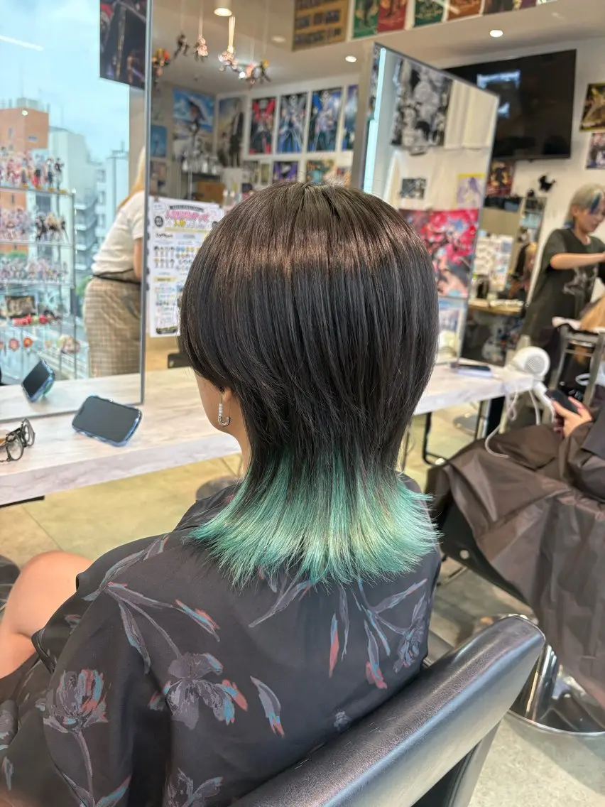 ミディアム カラー 推しカラー/ ミクのヘアスタイル
