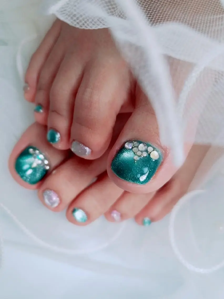 minimo限定🌼☘️☘️フットネイル☘️シンプル持ち込み🌼アート4本まで(ラメ追加可能)(オフ込)の写真