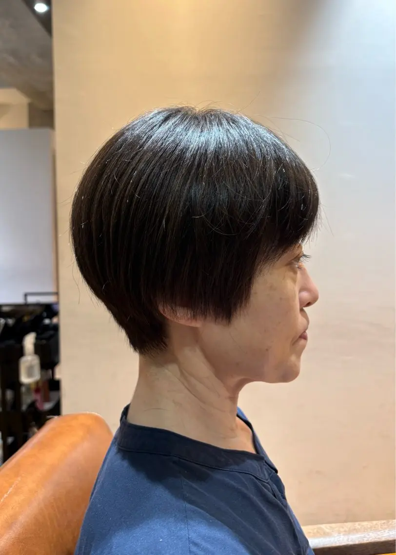 ショート カット 🎨艶感ニュアンス カラー🐬櫻井海星のヘアスタイル