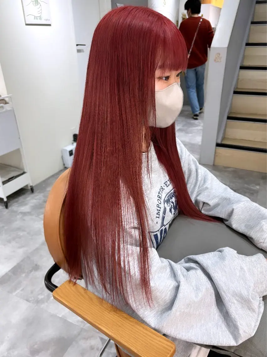 ロング カラー ブリーチ カット ヘアカラー トリートメント 暖色カラー✨️ 門内 梨真のヘアスタイル