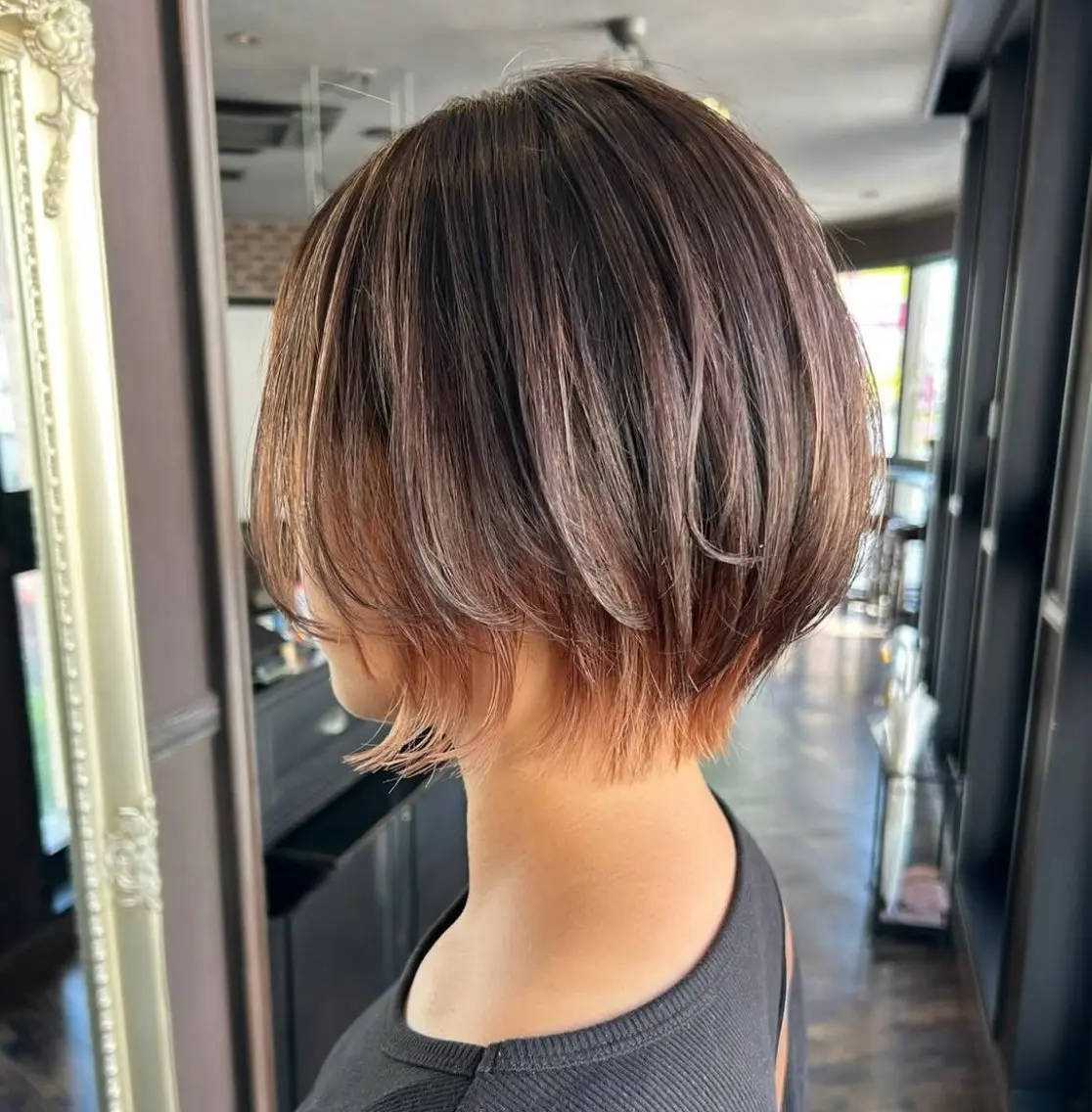 ショート カラー ヘアアレンジ 梅木李奈🕊️ レイヤー透明感カラーのヘアスタイル