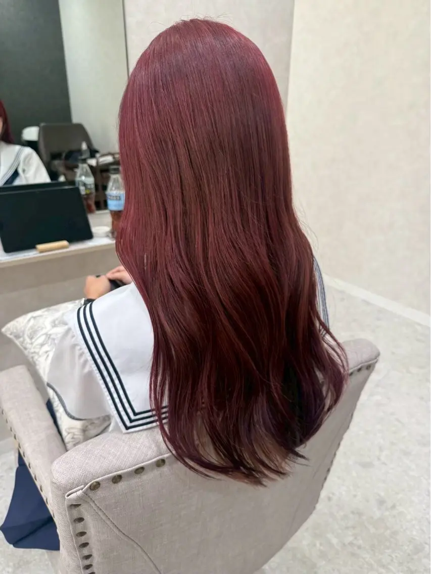 ロング ヘアカラー 尾崎 虹美のヘアスタイル