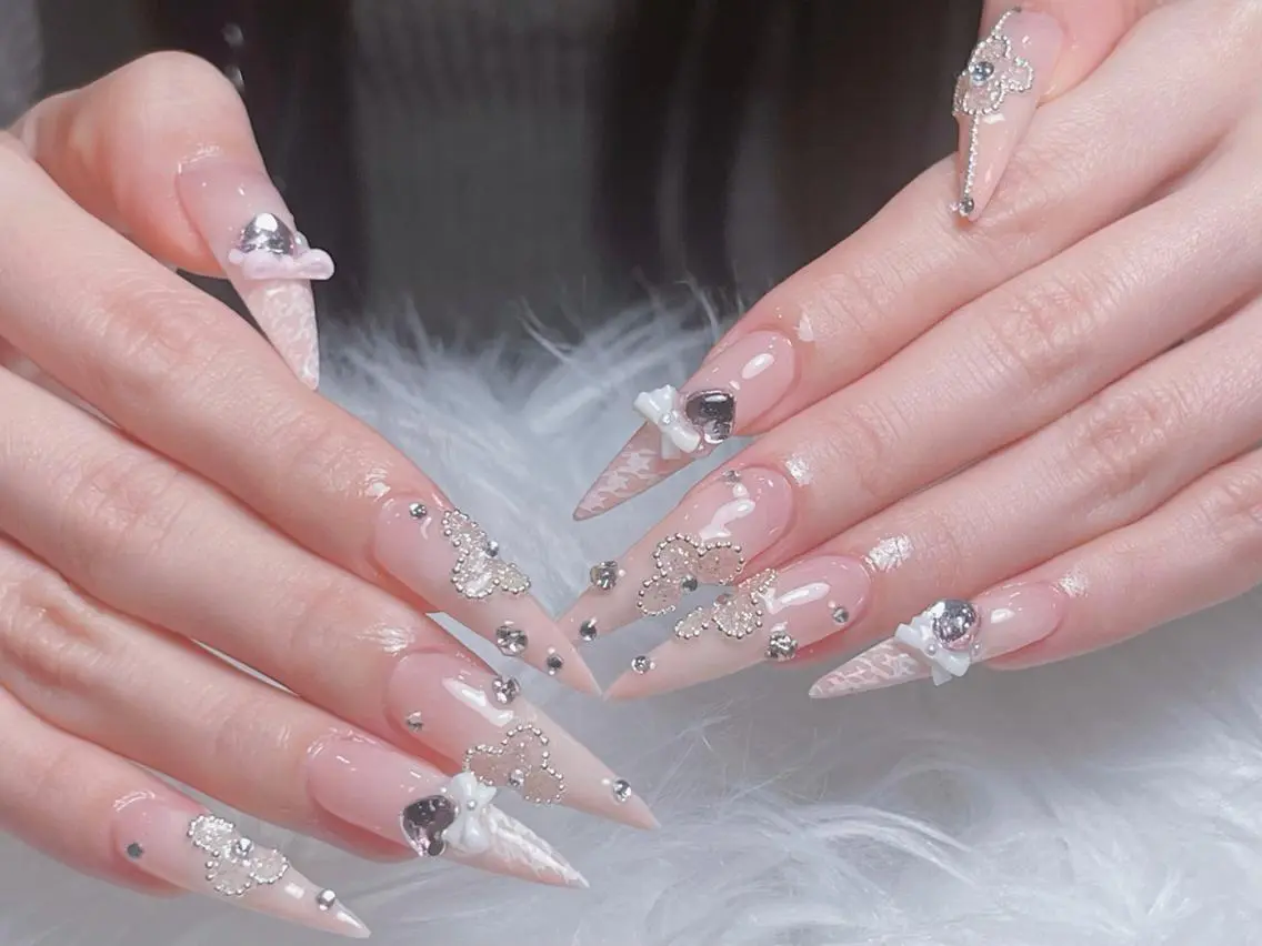ネイル 長さ出し グラデーション 卒業式 キラキラネイル マグネットネイル アンアンBelle Nail 池袋のネイルデザイン