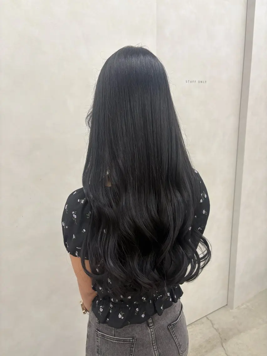 ロング カット ヘアカラー トリートメント -YUCCA- ワカナのヘアスタイル