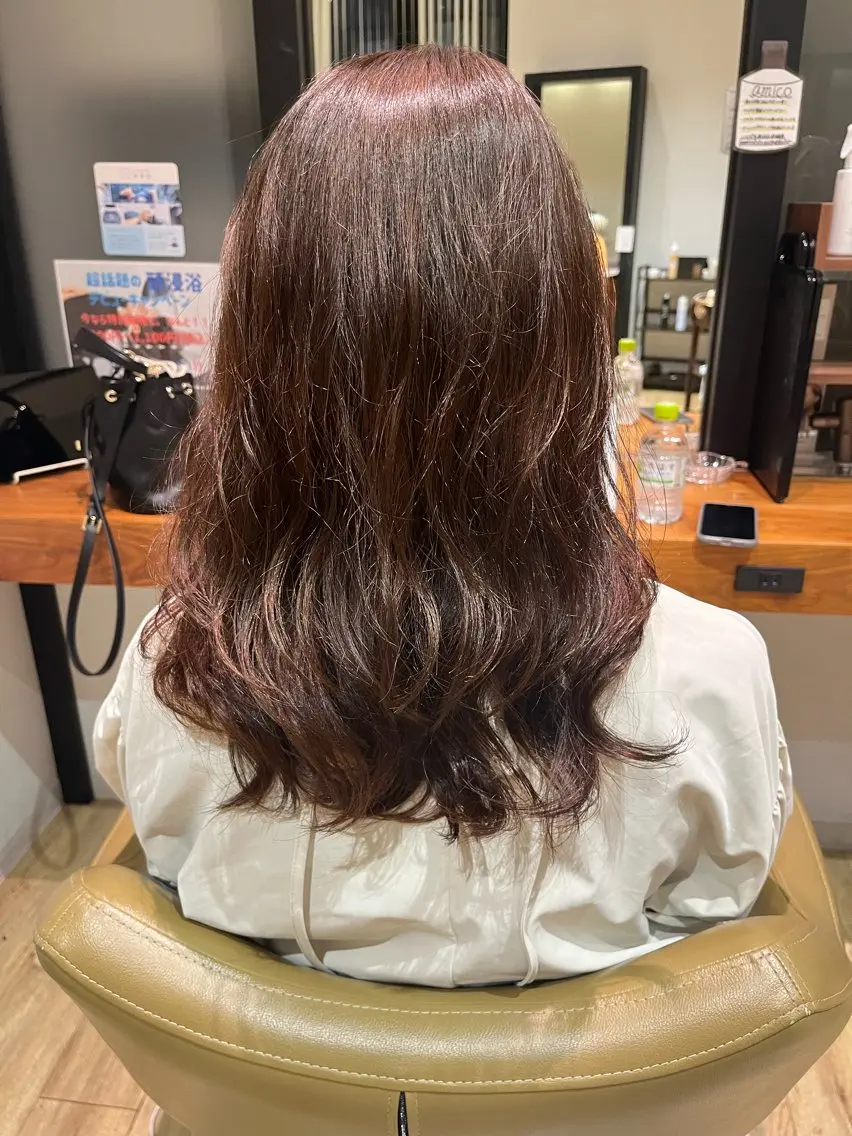 カット+韓国風コテ巻き風パーマ（デジタルパーマ）+トリートメント⚠️日にち、時間要相談⚠️ 水木土日の18時​〜​です。の写真