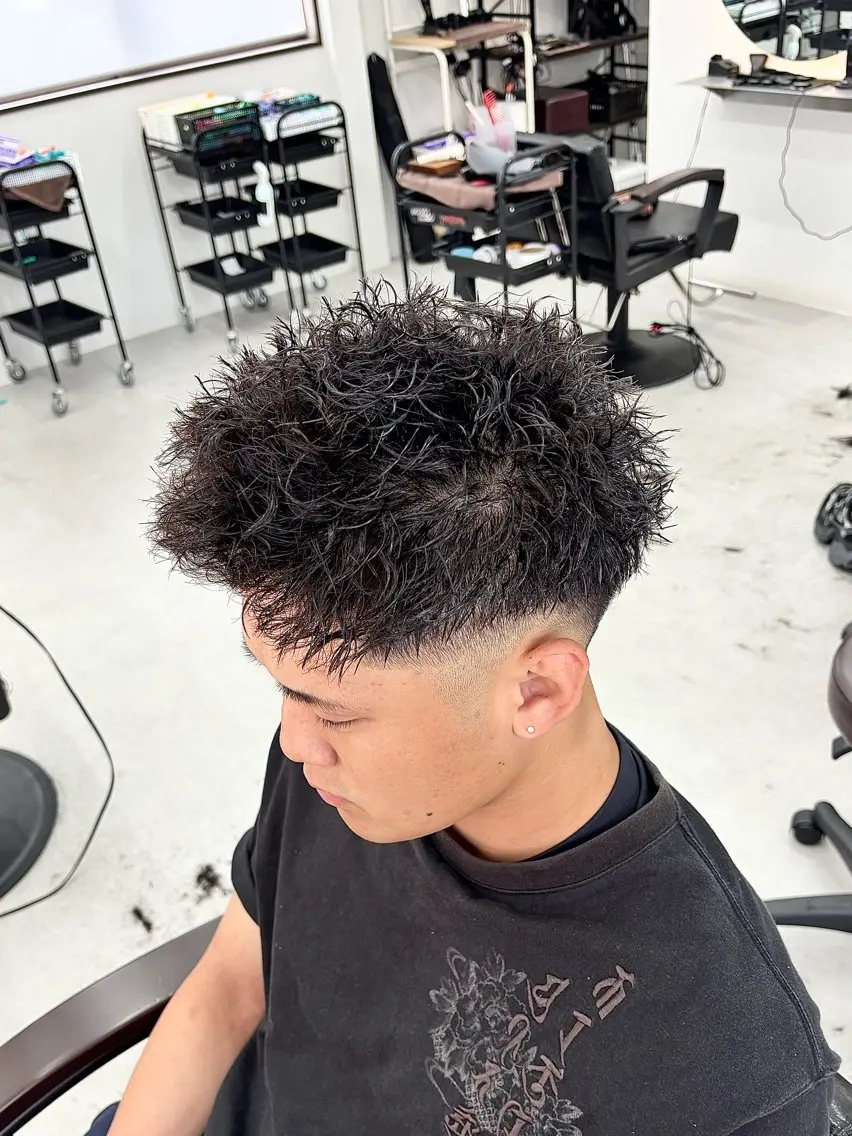 パーマ メンズ フェードカット カット パーマ KanedaRio パーマ/フェードのヘアスタイル