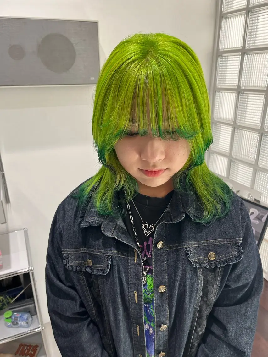 ミディアム カラー デザインカラー カット ヘアカラー トリートメント 髪質改善縮毛矯正/暖 色カラー/ウエダカナのヘアスタイル