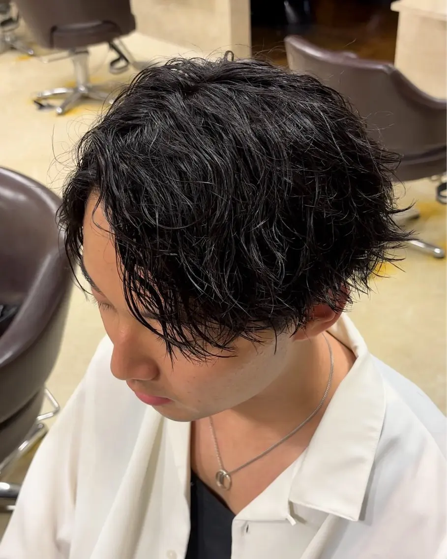 パーマ メンズ 会社で浮かない ビジネスヘア/心斎橋のヘアスタイル