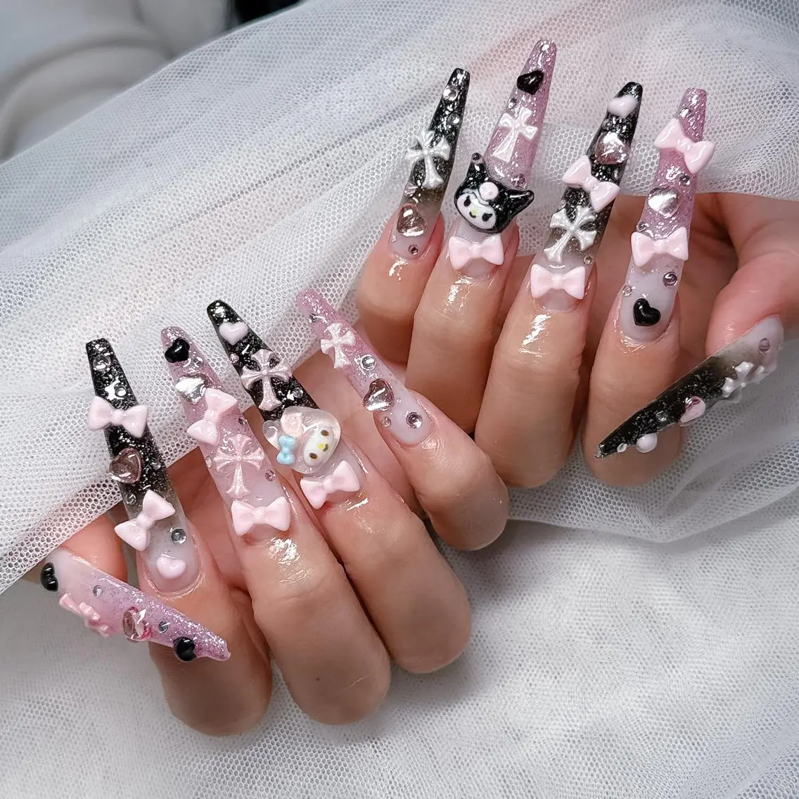 ロング カラー グラデーションカラー 韓国風ヘア ハンドネイル Bling Salonのネイルデザイン