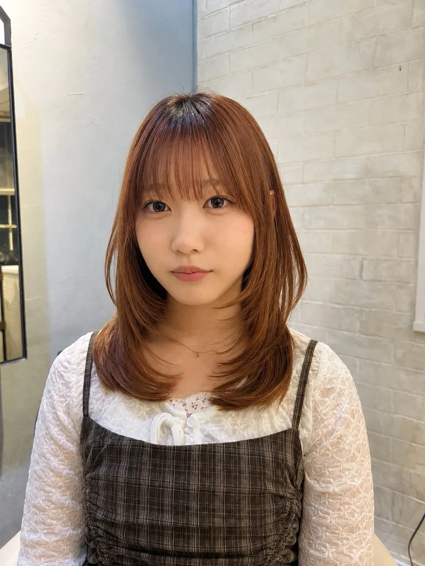 ミディアム ミディアムレイヤー/ 艶カラー🎀 emiのヘアスタイル