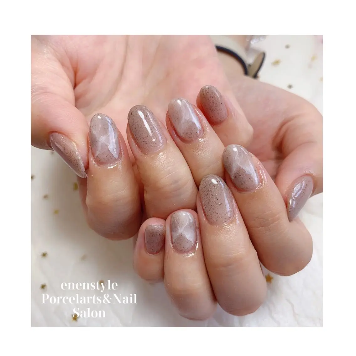 ミディアム ネイル ジェルネイル ニュアンスネイル オフィスネイル ワンカラーネイル パラジェル ハンドネイル 🐾enen style 🐾のネイルデザイン