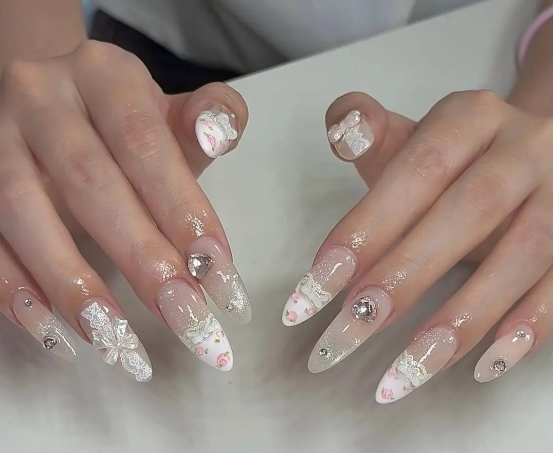 ネイル アートネイル ボルドー フレンチネイル ジェルネイル 氷ネイル・うるうるネイル ハンドネイル Julie Nail Rinのネイルデザイン