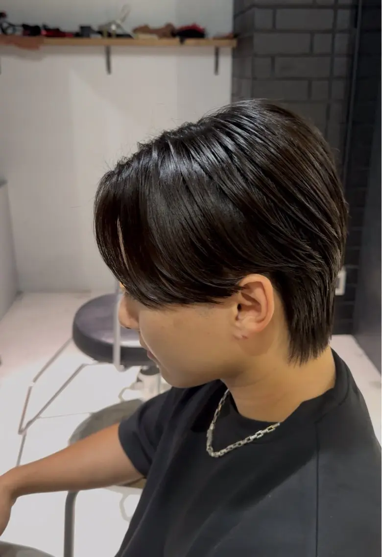 ショート メンズ センターパート マッシュ シースルーマッシュ 縮毛矯正 曲がる縮毛矯正特化/ 川岸のヘアスタイル
