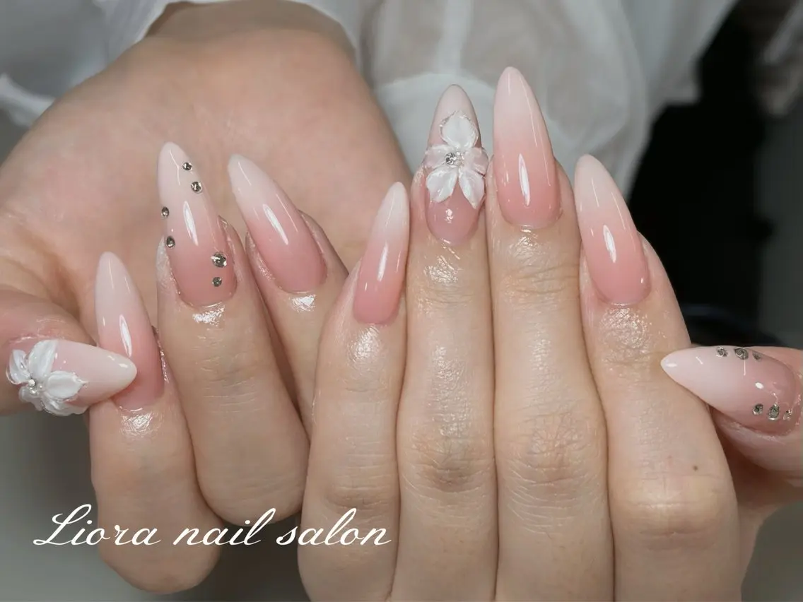 ネイル チークネイル フットネイル フレンチネイル ジェルネイル ガーリー ハンドネイル Liora nailのネイルデザイン