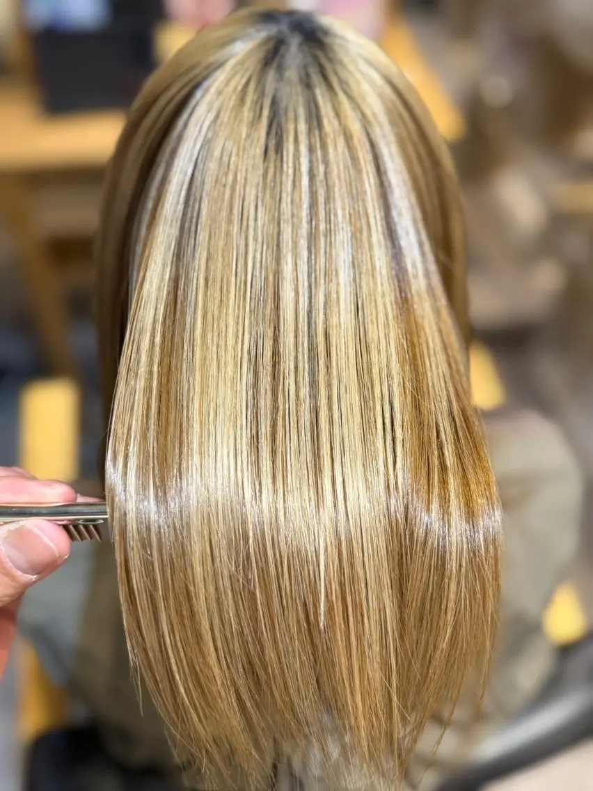 セミロング 髪質改善 トリートメント SHINYHAIR DaiCeのヘアスタイル