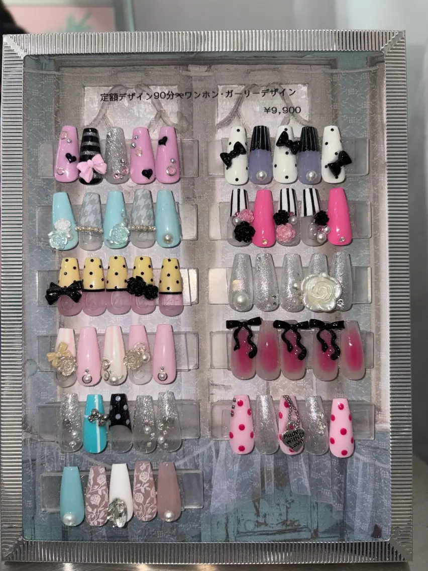 ネイル VENUSBELT しま🐆のネイルデザイン