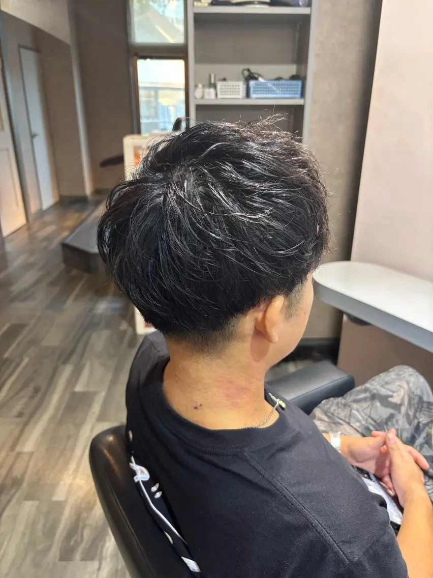 ショート パーマ メンズ メンズパーマ 刈り上げ 杉山 晃太のヘアスタイル