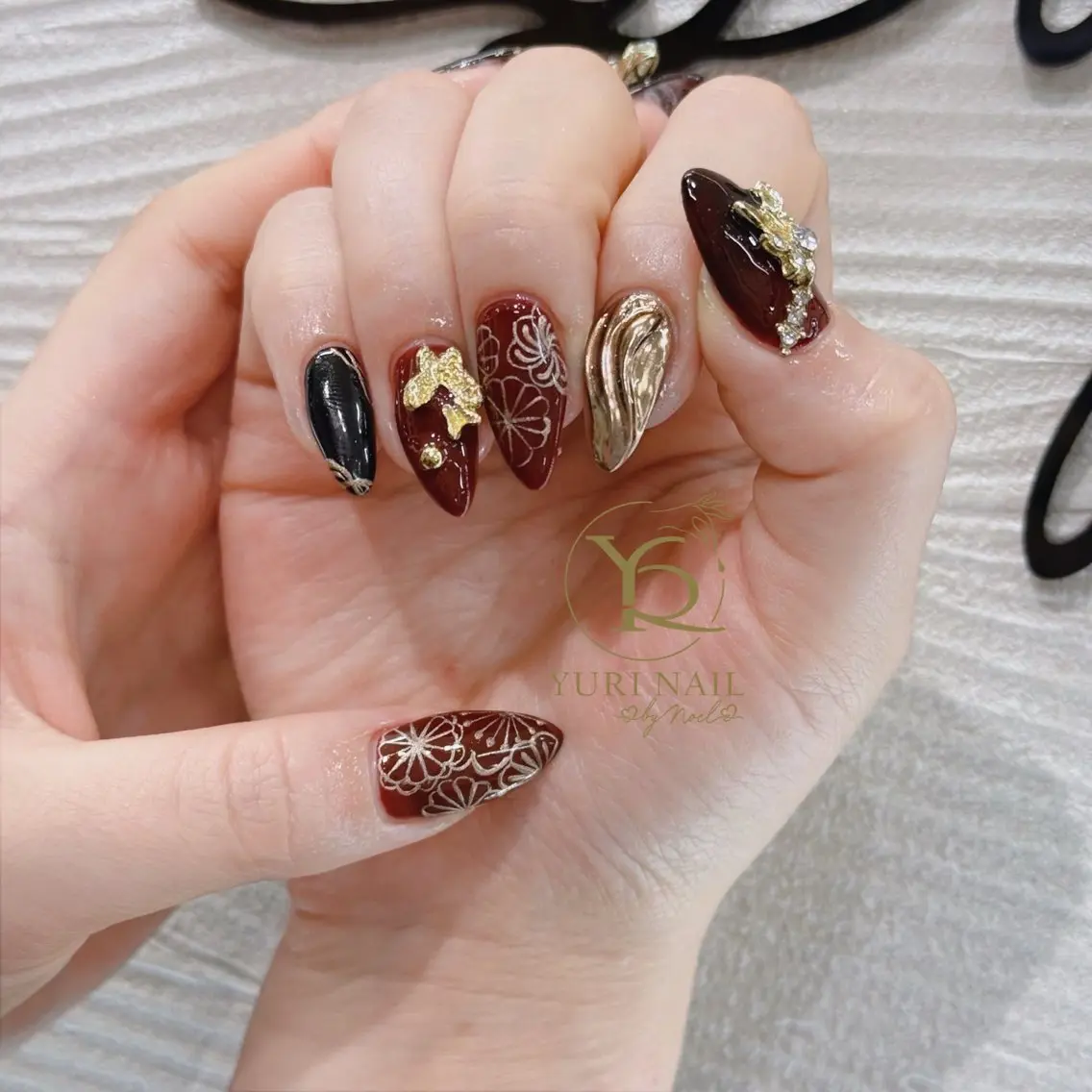 ネイル オーロラネイル ブルー チークネイル フットネイル フレンチネイル ハンドネイル フットネイル ハンドケア YURI Nail NARITAのネイルデザイン