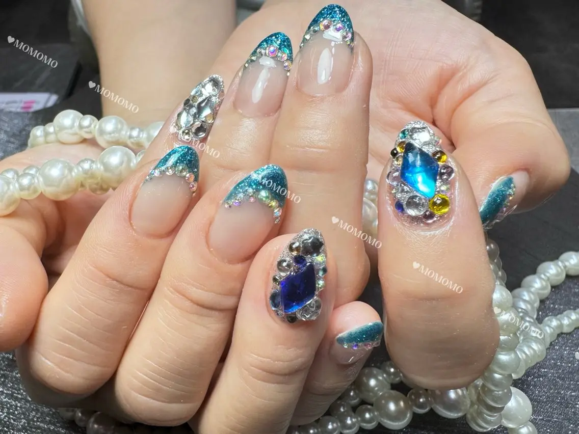 ネイル フラッシュネイル フレンチネイル ハンドネイル NIITSU YUNAのネイルデザイン