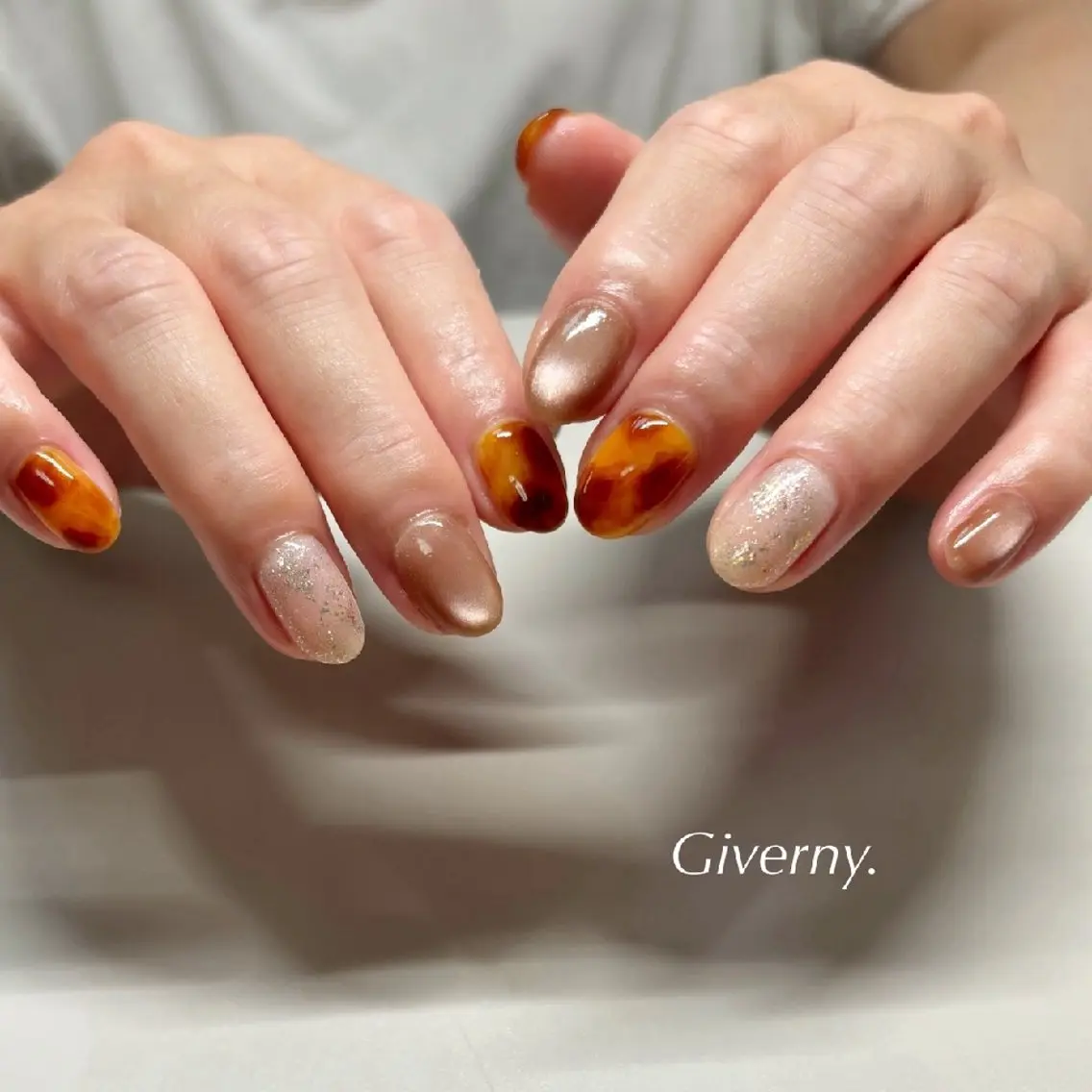 ネイル べっ甲ネイル ハンドネイル Giverny .のネイルデザイン