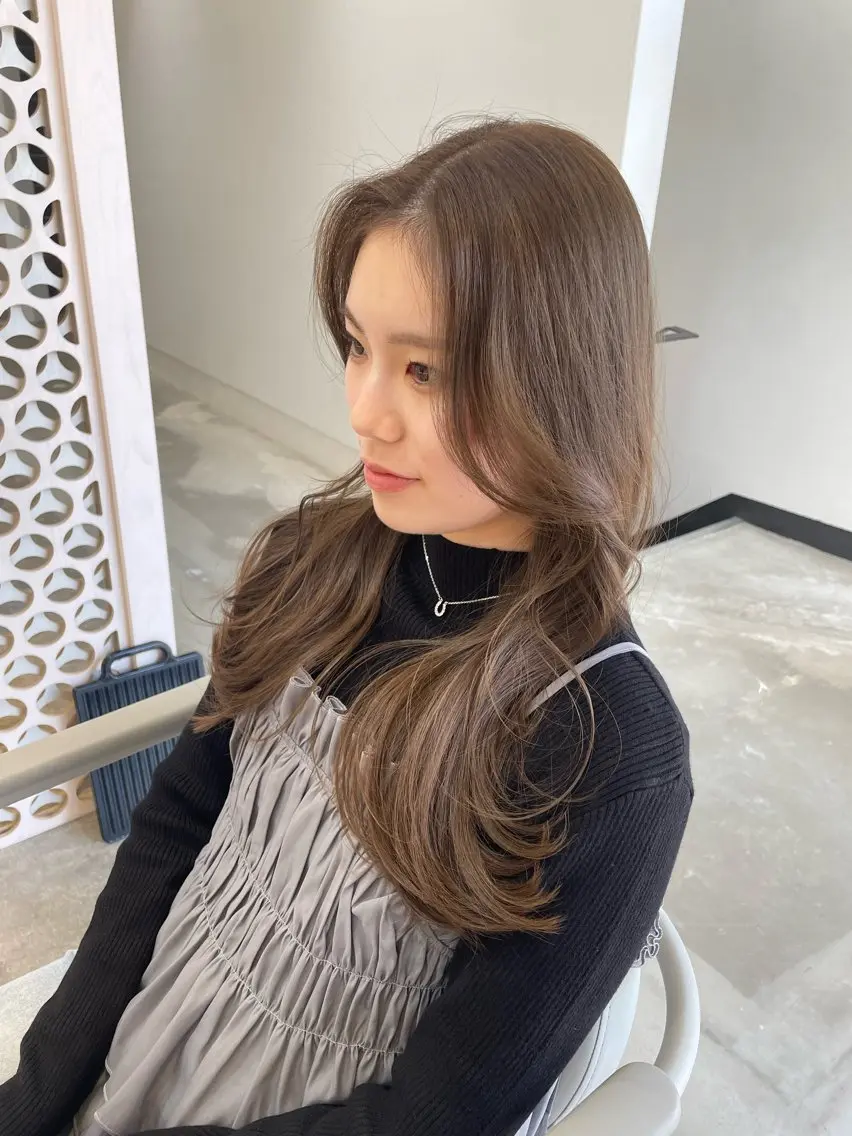 ロング 顔まわりレイヤー 姫カット 韓国風ヘア レイヤーカット ロング 🧸SAKI🎀 韓国レイヤーのヘアスタイル