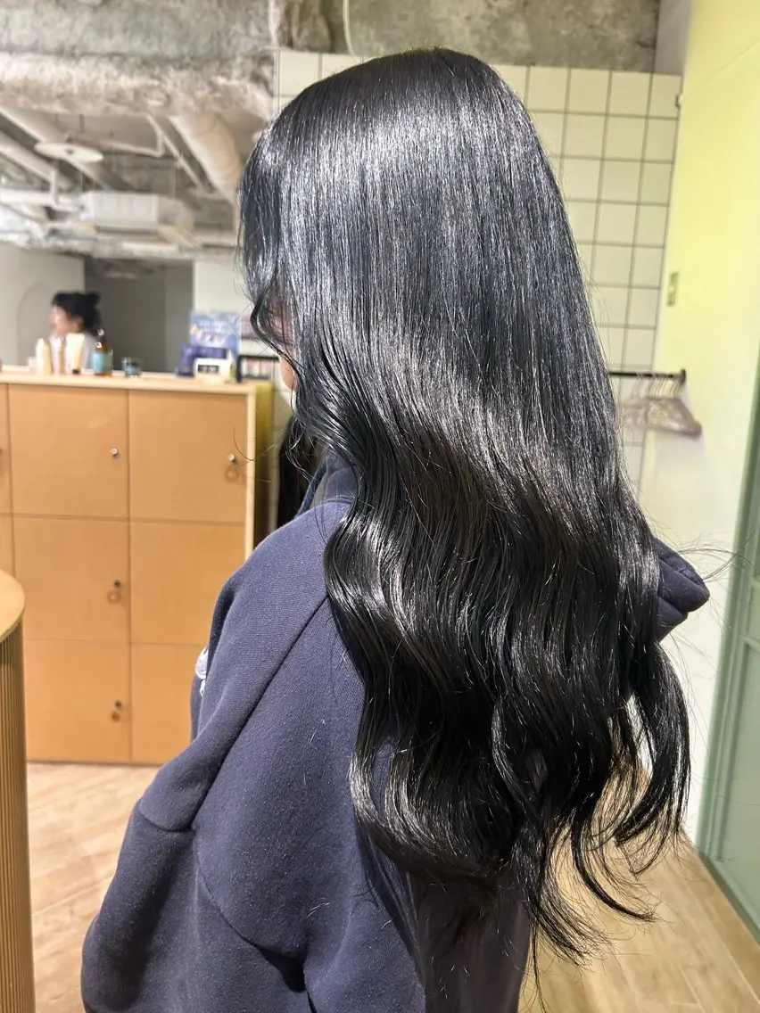 ロング カラー ヘアカラー トリートメント ベージュ/ダブルカラ ー/新潟駅/青柳萌果のヘアスタイル