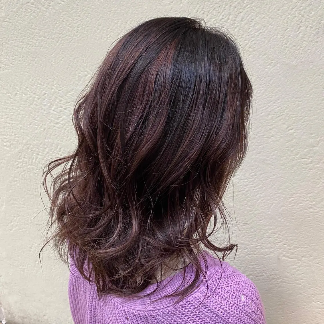ミディアム カラー バレイヤージュ ピンクカラー レイヤーカット 女性目線でつくる ボブ縮毛矯正のヘアスタイル