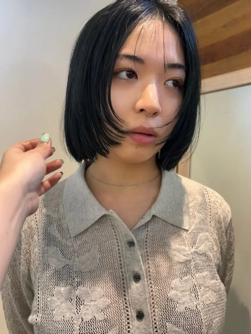 ミディアム ボブレイヤー ボブ 顔まわりレイヤー レイヤーカット カット ヘアカラー トリートメント 津田 里菜のヘアスタイル