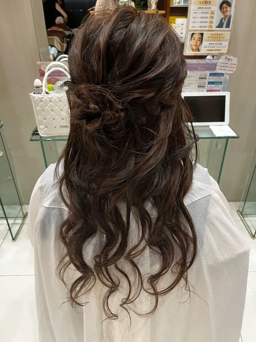 ヘアアレンジ 重留 梨々のヘアスタイル