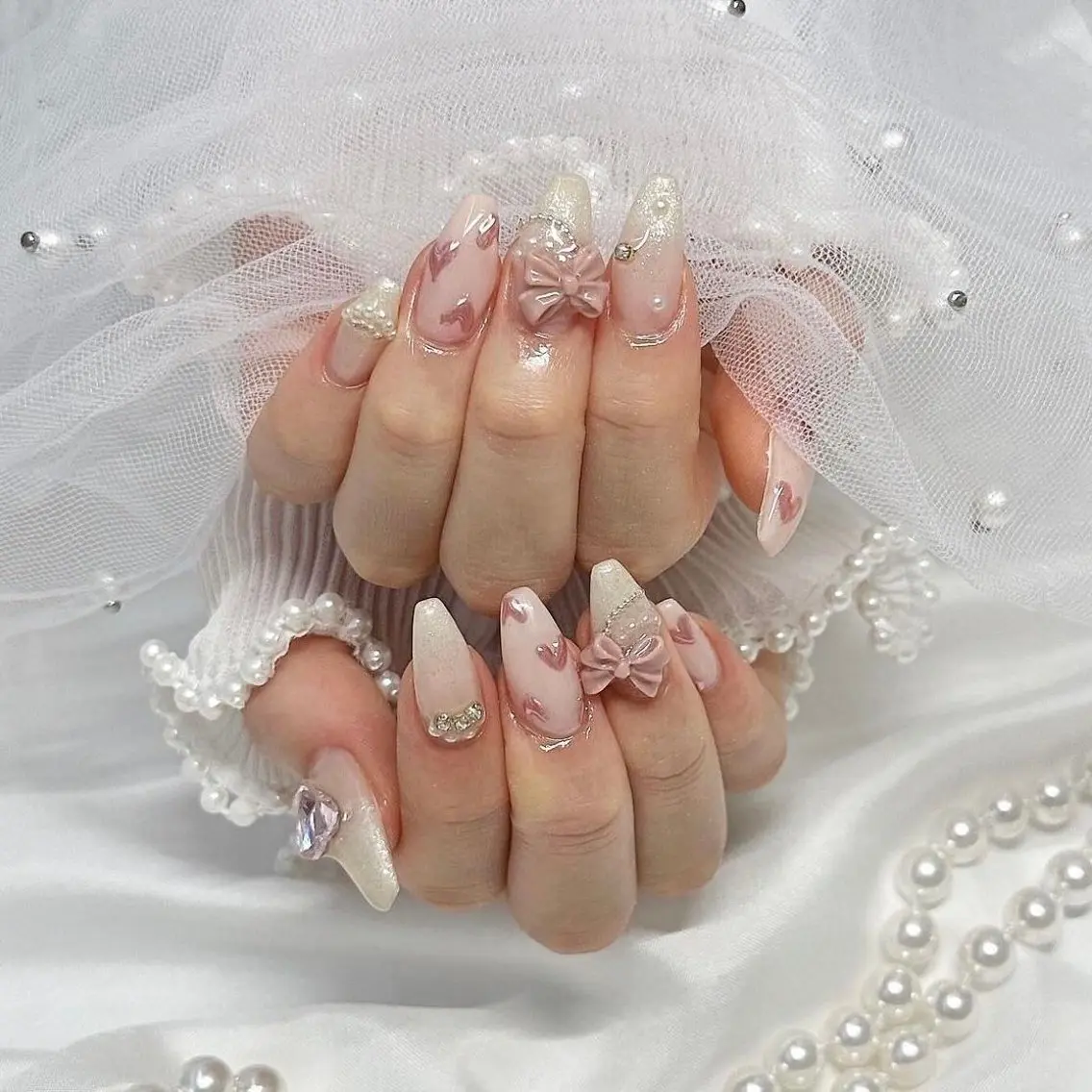 ネイル グラデーション ラメ(グリッター) マグネットネイル ミラーネイル ニュアンスネイル ハンドネイル Lumi de nailsのネイルデザイン