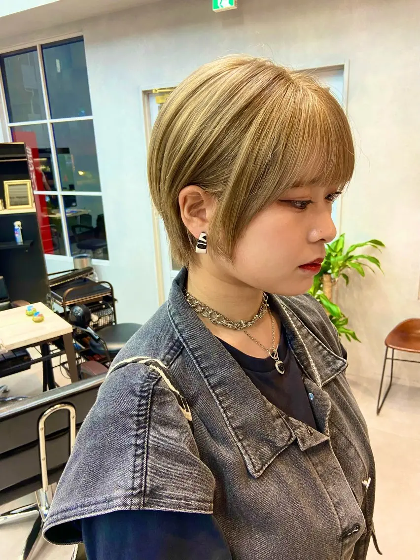 ショート カラー ベージュカラー ハイトーンカラー ハイトーンベージュ カット ヘアカラー トリートメント レイヤー💧艶髪 💧Syotaのヘアスタイル