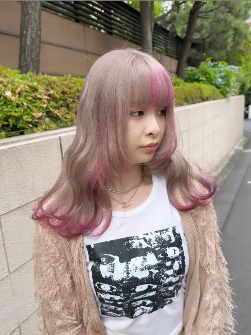 セミロング 【韓国×ハイトーン】 🇰🇷SOGO🩶のヘアスタイル
