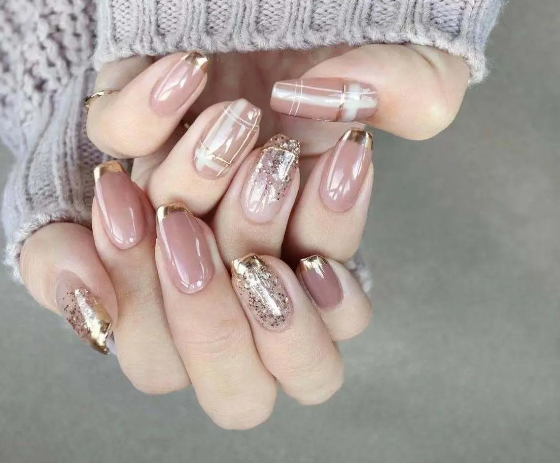 ネイル オーロラネイル フラワーネイル フットネイル フレンチネイル ジェルネイル ハンドネイル BabyYouMi nailのネイルデザイン