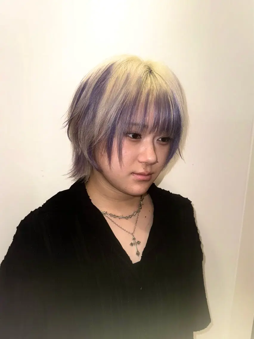 ショート カラー ハイトーンカラー 顔まわりレイヤー 顔周りカット レイヤーカット ショートヘア カット ヘアカラー トリートメント ハイトーン/レイヤー /ウルフ⭐️永田⭐️のヘアスタイル