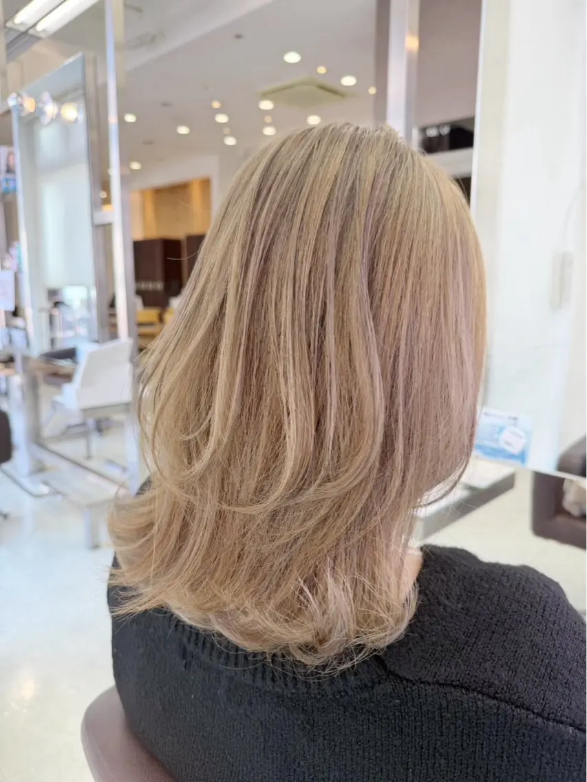 ロング カラー ブリーチ デザインカラー ハイライトカラー インナーカラー ハッシュカット 大阪梅田/レイヤー/ ハイライト/yuuのヘアスタイル