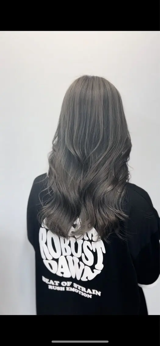 セミロング カラー ブリーチ デザインカラー ハイトーンカラー 似合わせカット ウルフカット 韓国ヘア/レイヤー Lily Wongのヘアスタイル