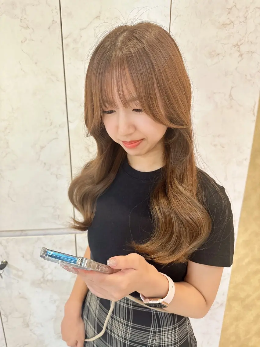 ロング カラー ヘアアレンジ カット ヘアカラー トリートメント Akane レイヤー/艶カラーのヘアスタイル