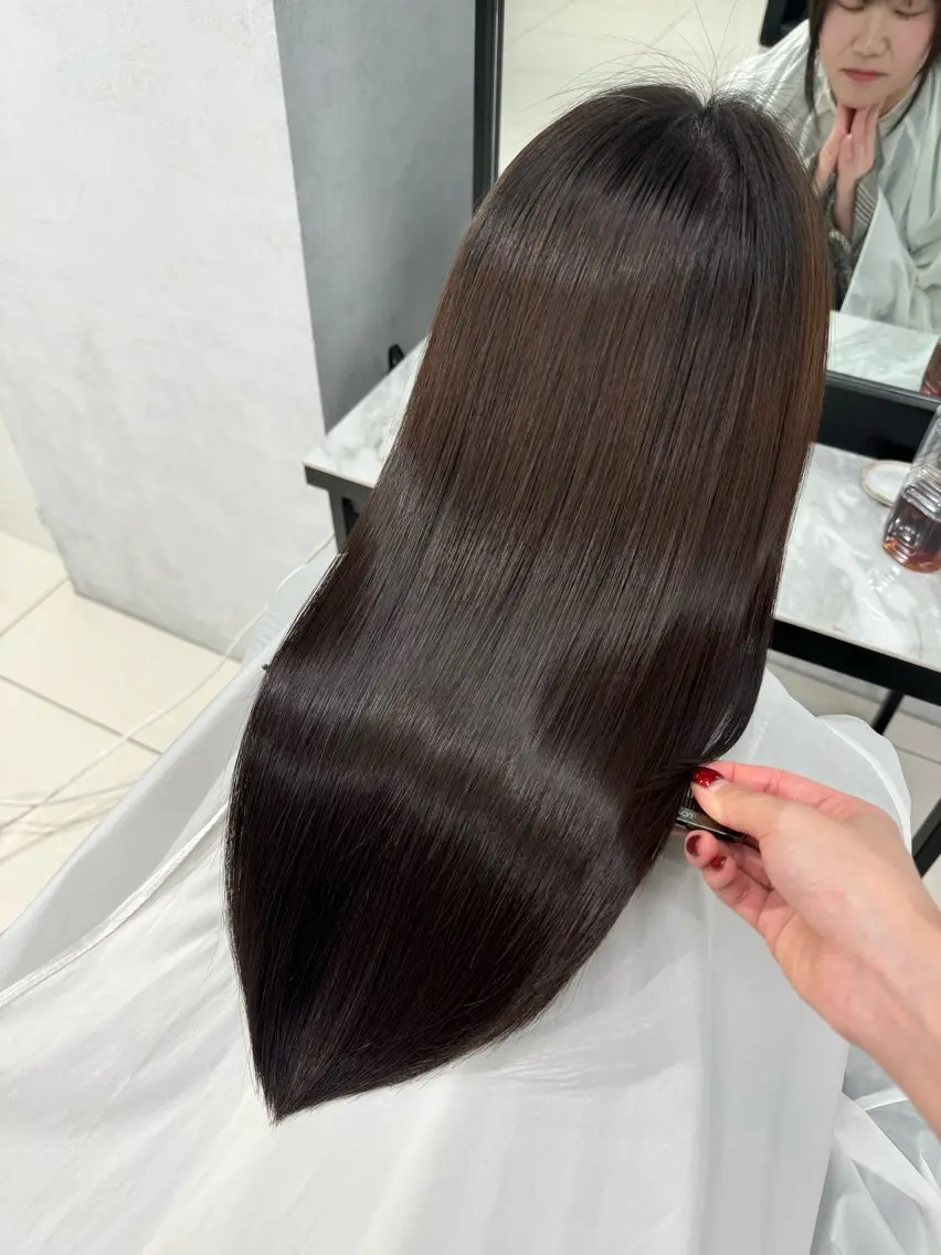 セミロング 縮毛矯正 トリートメント 🫧艶髪🪽 Karinのヘアスタイル