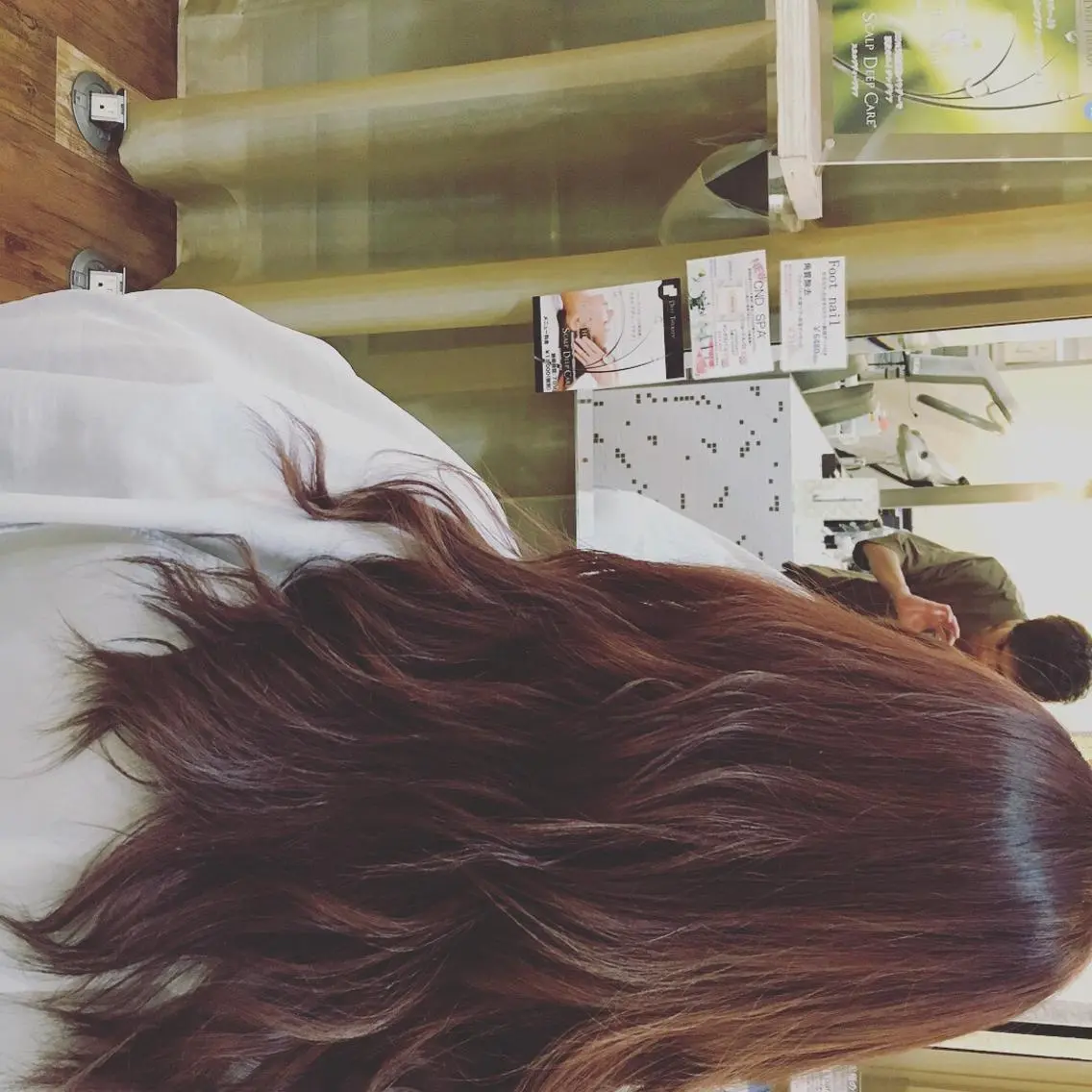 ミディアム 角床直哉 カラーカットNO 1のヘアスタイル