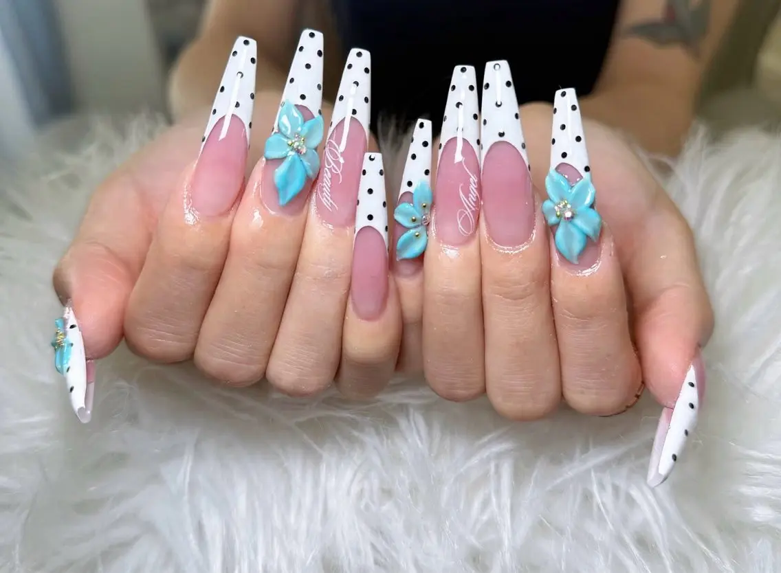 ネイル チークネイル 長さ出し フラッシュネイル フレンチネイル グラデーション ハンドネイル Lenie Nail Salonのネイルデザイン