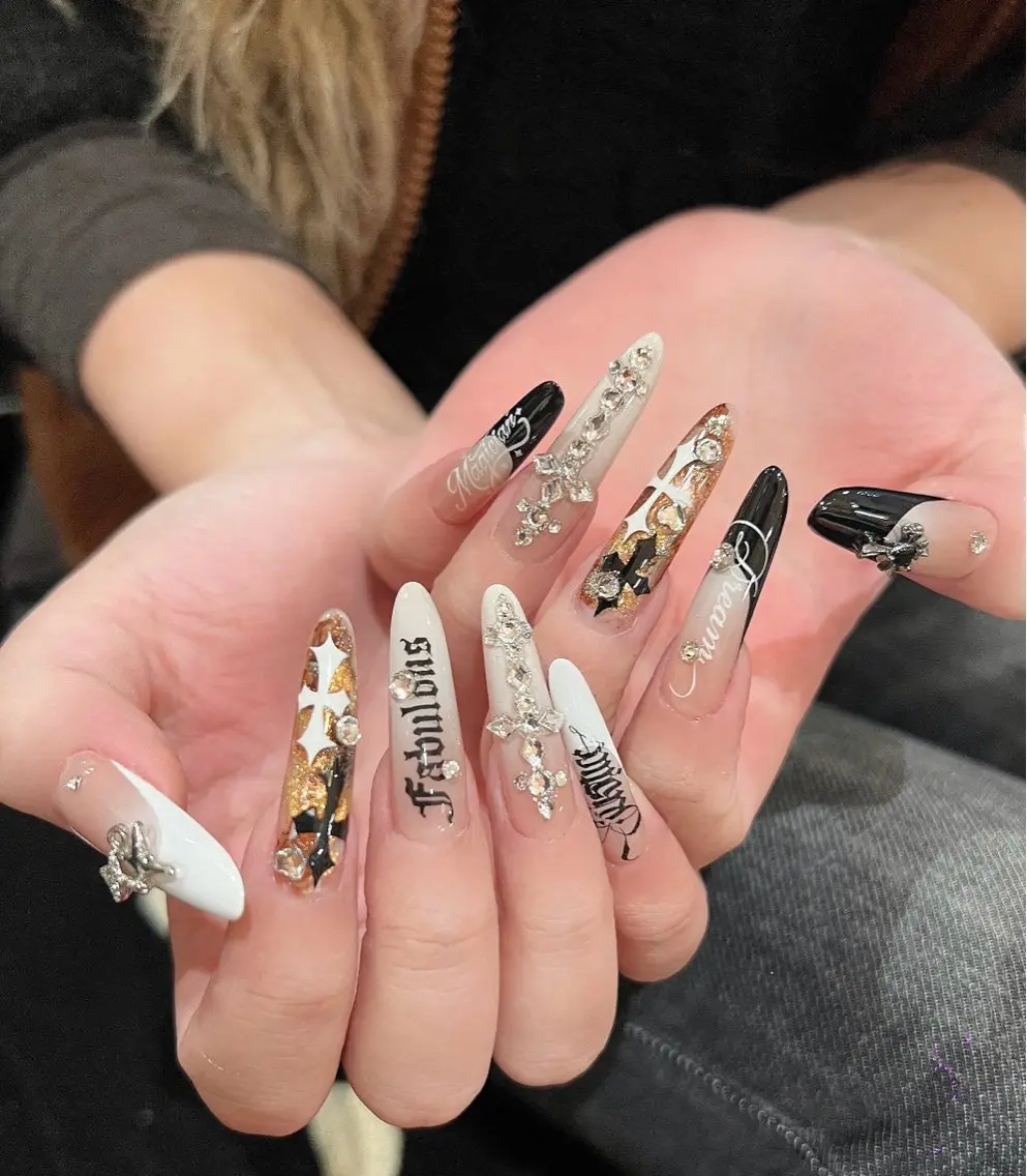 ネイル ハンドネイル WO MIAO💎のネイルデザイン