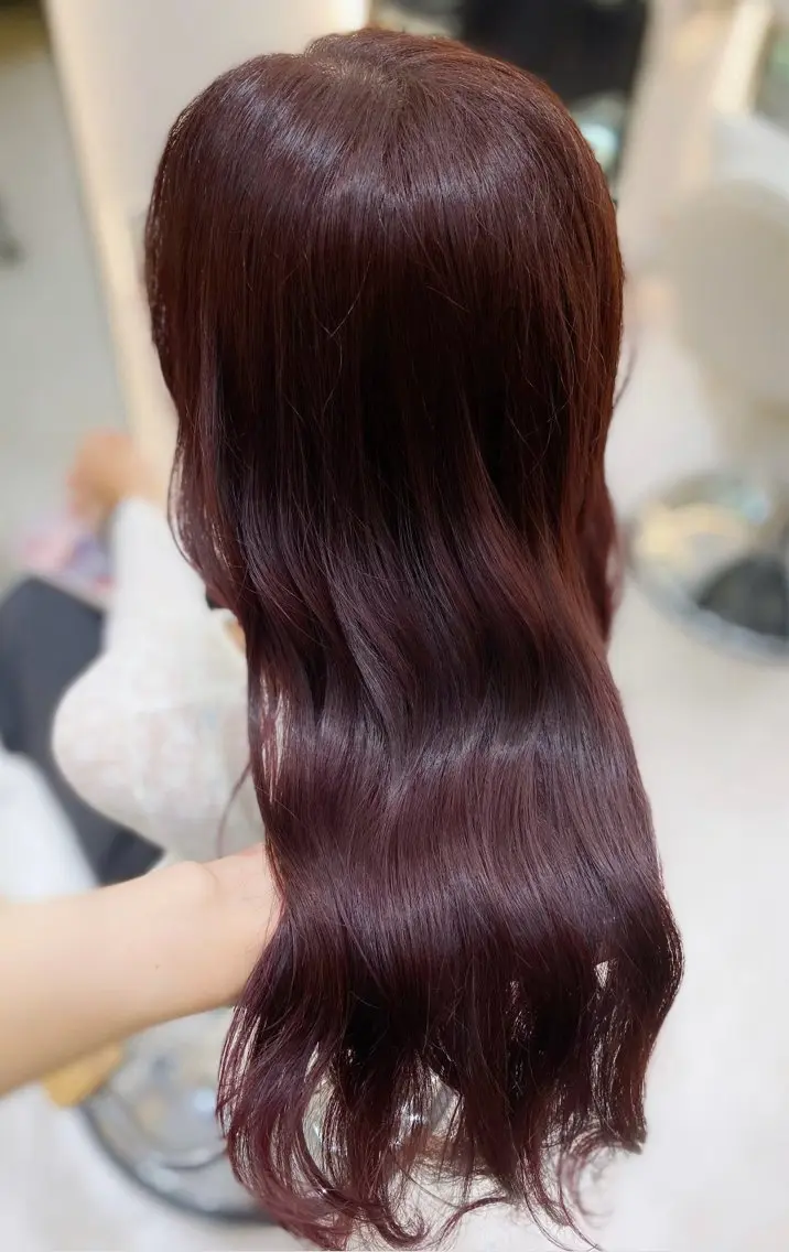 ロング カラー カシス ピンクカラー カット ヘアカラー トリートメント 艶髪・透明感カラー・ 韓国ヘア・Yuriのヘアスタイル