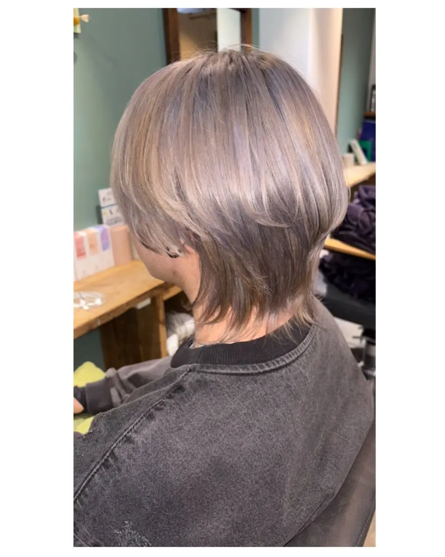 カラー メンズ グレージュ ミルクティーグレージュ Airi★ 似合わせショートのヘアスタイル