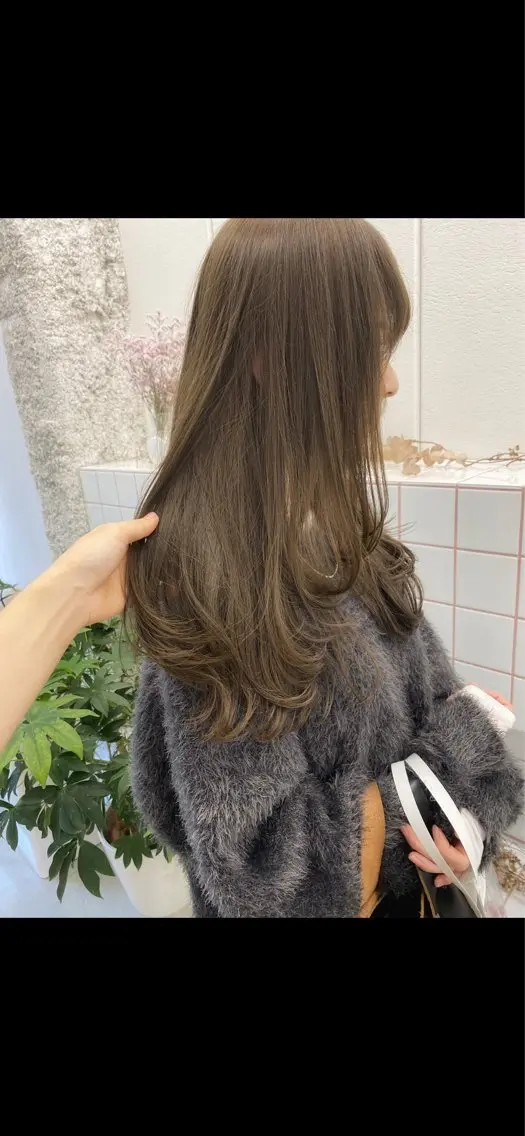 ロング カラー ベージュカラー オリーブベージュ オリーブカラー レイヤーカット erika /韓国ヘアのヘアスタイル