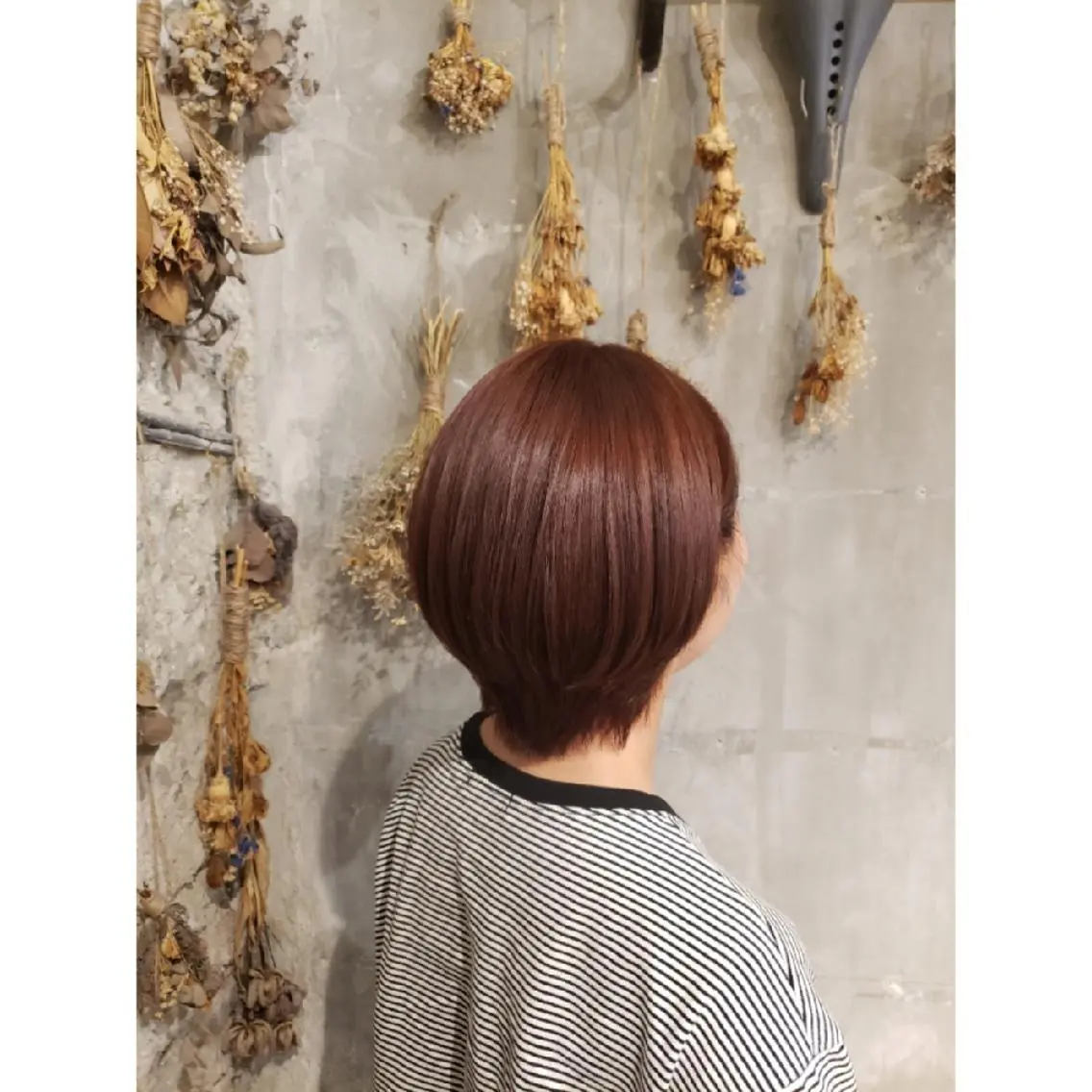 ショート カラー ブラウンカラー オレンジ オレンジブラウン 井尻 柚都歩のヘアスタイル