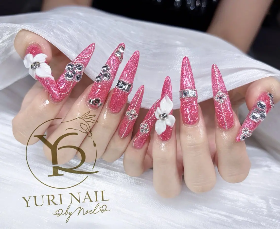 ネイル ハンドネイル フットネイル ハンドケア YURI Nail NARITAのネイルデザイン