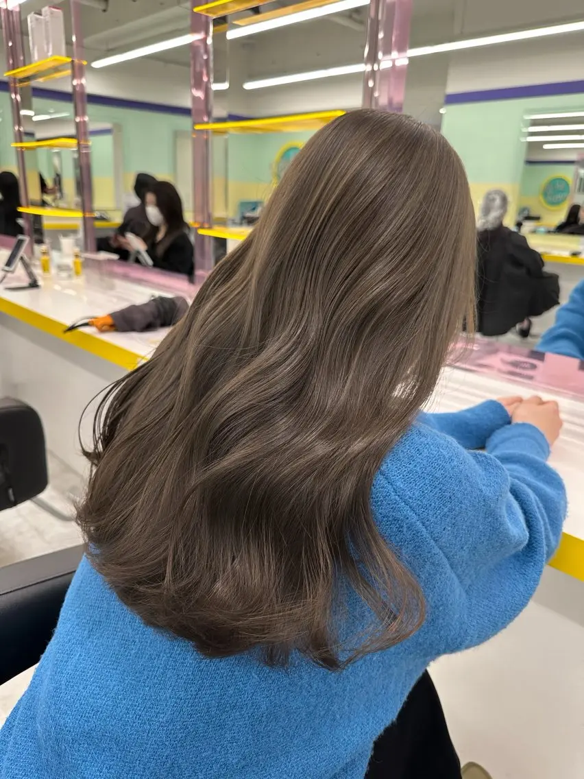 カラー ヘアカラー トリートメント ブリーチ縮毛矯正加藤 赤み無し透明感ヘアのヘアスタイル