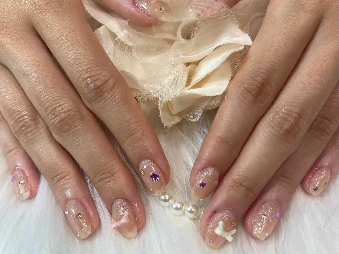 ネイル キラキラネイル シンプルネイル FREEME 🌼アビのネイルデザイン