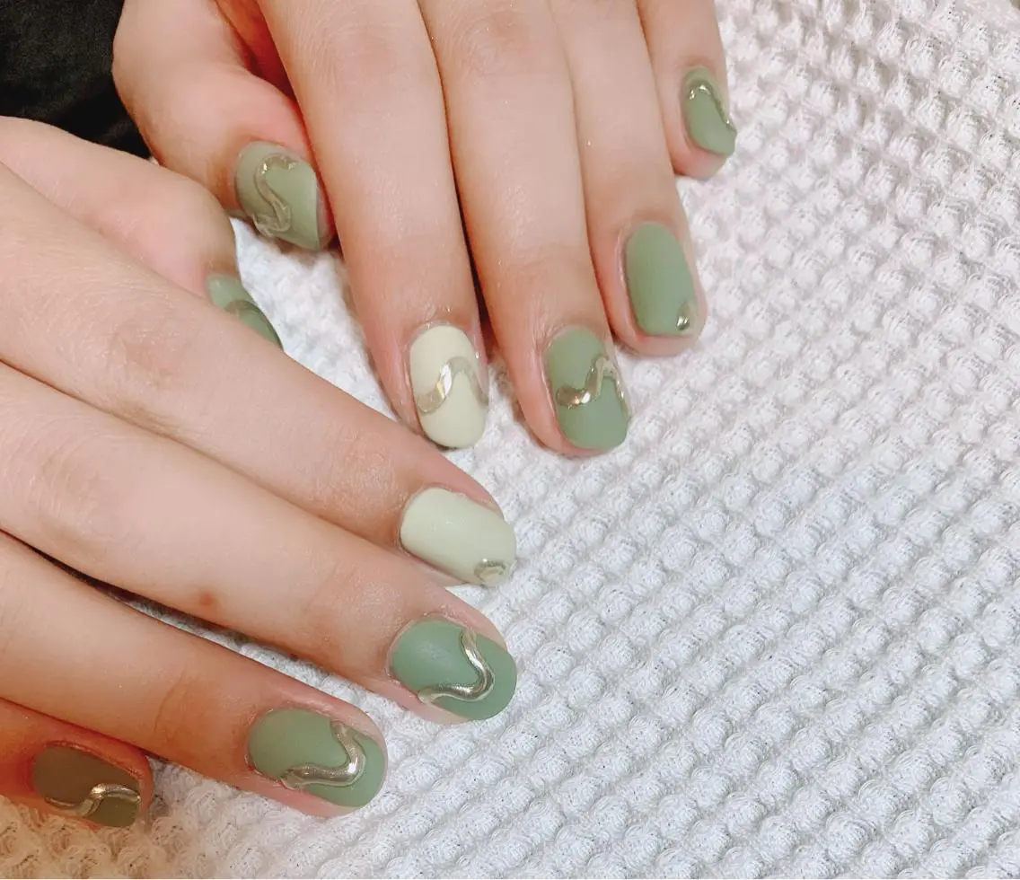 ネイル マットネイル シルバー ネイルパレス【デザ イン/恵比寿】のネイルデザイン